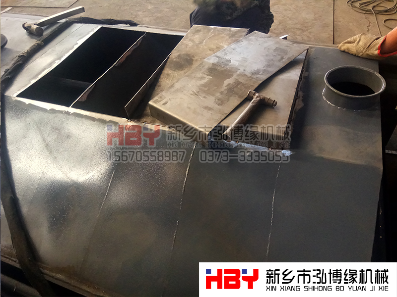 有好多客戶反映平面回轉(zhuǎn)篩出料端會(huì)有積料，這是為什么呢