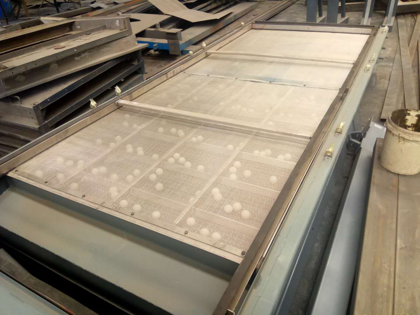 山西忻州客戶細(xì)沙篩分來(lái)我廠試機(jī)